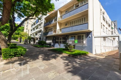Image 37 - 227900